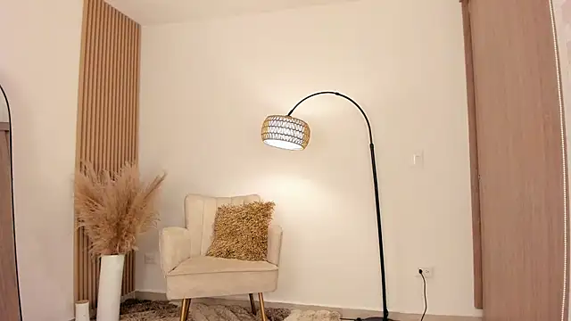 Snapshot of wandathompson_ chatting on 10-28-25, 11:03 wandathompson online show from 10-28-25, 11:03