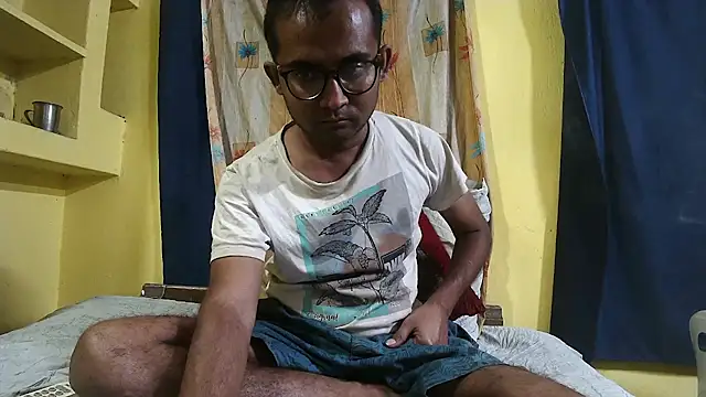 Snapshot of Cute_boy2000 chatting on 12-22-24, 12:16 Cute boy2000 online show from 12-22-24, 12:16