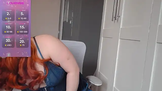 Snapshot of FluffyRainbowKity chatting on 10-31-25, 11:11 FluffyRainbowKity online show from 10-31-25, 11:11