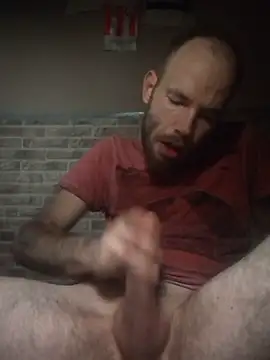 Snapshot of Adamvarga0318 chatting on 02-10-25, 05:25 Adamvarga0318 online show from 02-10-25, 05:25