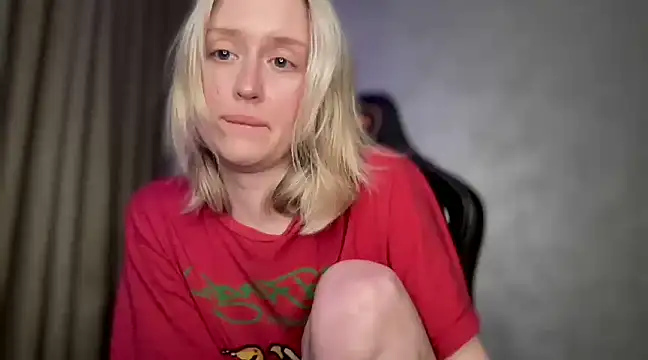 Snapshot of iilovetomatoes chatting on 01-16-25, 08:57 iilovetomatoes online show from 01-16-25, 08:57