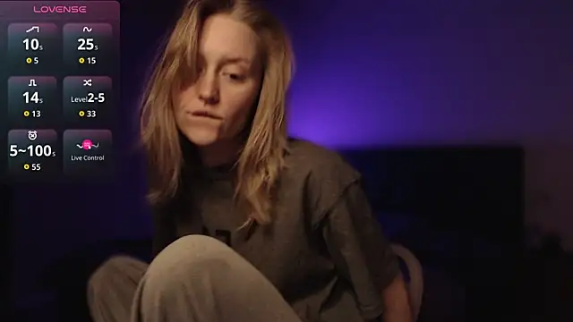 Snapshot of iilovetomatoes chatting on 02-23-26, 10:29 iilovetomatoes online show from 02-23-26, 10:29