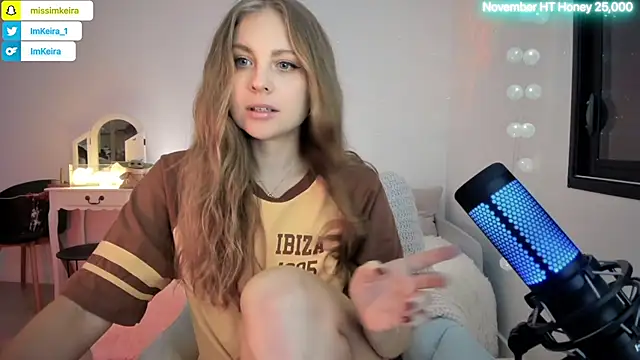 Snapshot of ImKeira chatting on 11-17-25, 07:52 ImKeira online show from 11-17-25, 07:52