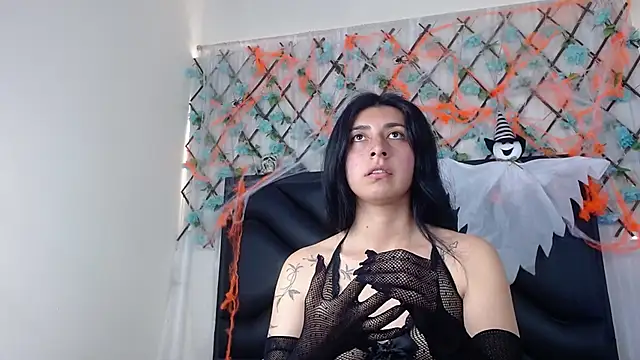 Snapshot of EmmaWilliamss chatting on 11-02-25, 06:21 EmmaWilliamss online show from 11-02-25, 06:21