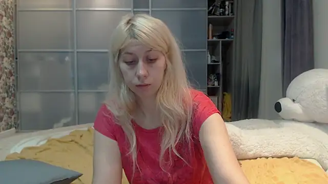 KyliePag online show from 01-11-26, 04:28