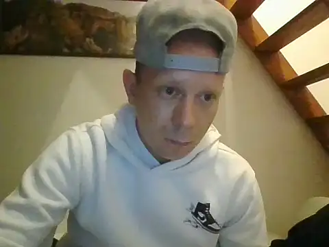 Snapshot of IkarosSS chatting on 07-03-26, 01:34 IkarosSS online show from 07-03-26, 01:34