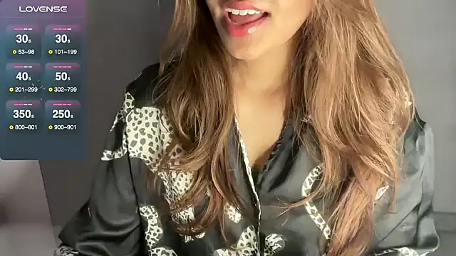 Snapshot of Queen_Sakhi chatting on 02-14-25, 04:31 Queen Sakhi online show from 02-14-25, 04:31