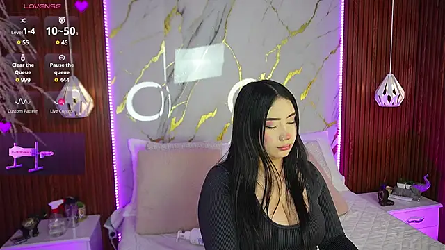Snapshot of haylie_ chatting on 12-14-24, 03:07 haylie online show from 12-14-24, 03:07