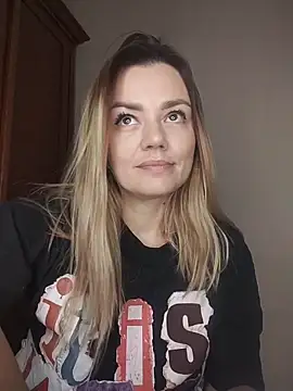 Snapshot of KrissSexi chatting on 12-05-25, 05:09 KrissSexi online show from 12-05-25, 05:09