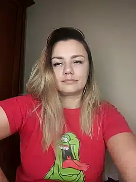 Snapshot of KrissSexi chatting on 12-20-25, 01:29 KrissSexi online show from 12-20-25, 01:29