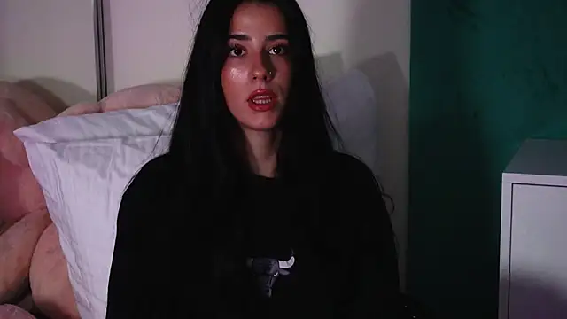 AmeliaJune online show from 06-12-26, 07:46