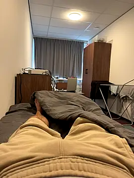 Snapshot of mihaixxx1 chatting on 09-27-25, 01:49 mihaixxx1 online show from 09-27-25, 01:49