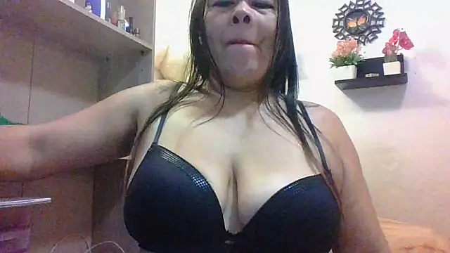 ChiaraFioree online show from 10-09-25, 09:13