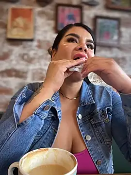 Snapshot of Insane_Issa chatting on 03-14-25, 10:38 Insane Issa online show from 03-14-25, 10:38