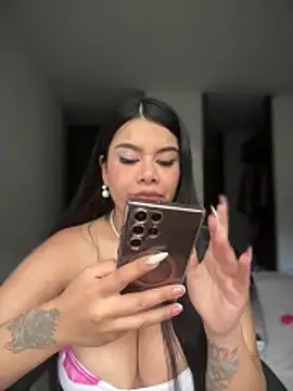 Snapshot of Insane_Issa chatting on 11-14-25, 08:29 Insane Issa online show from 11-14-25, 08:29