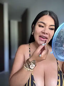 Snapshot of Insane_Issa chatting on 11-22-25, 04:17 Insane Issa online show from 11-22-25, 04:17