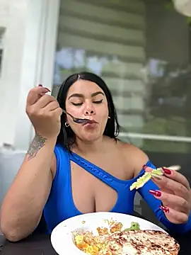 Snapshot of Insane_Issa chatting on 02-09-26, 04:11 Insane Issa online show from 02-09-26, 04:11