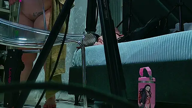 NathaxaLeans online show from 11-17-25, 12:22