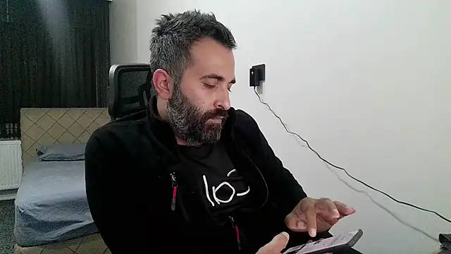 Snapshot of tgltplsr chatting on 11-01-25, 09:50 tgltplsr online show from 11-01-25, 09:50