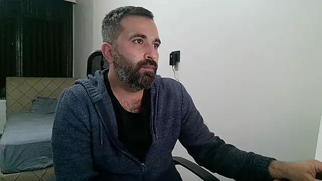 Snapshot of tgltplsr chatting on 11-13-25, 10:30 tgltplsr online show from 11-13-25, 10:30