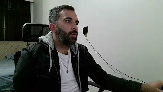 Snapshot of tgltplsr chatting on 12-18-25, 01:11 tgltplsr online show from 12-18-25, 01:11