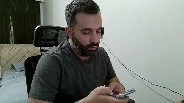 Snapshot of tgltplsr chatting on 12-19-25, 09:44 tgltplsr online show from 12-19-25, 09:44