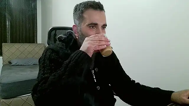 Snapshot of tgltplsr chatting on 01-13-26, 10:37 tgltplsr online show from 01-13-26, 10:37