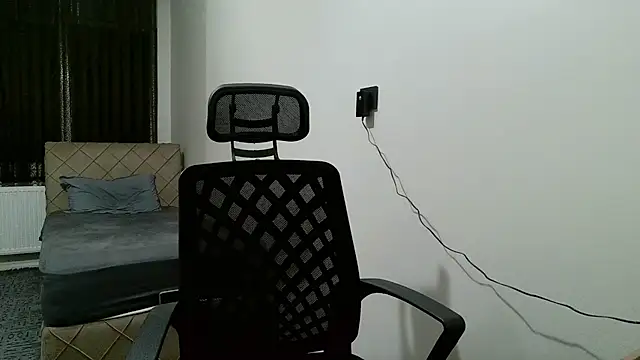 Snapshot of tgltplsr chatting on 01-18-26, 12:58 tgltplsr online show from 01-18-26, 12:58