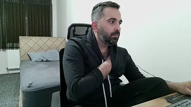 Snapshot of tgltplsr chatting on 02-06-26, 09:40 tgltplsr online show from 02-06-26, 09:40