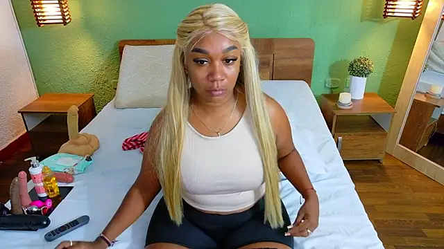 Snapshot of dannaahbrown chatting on 03-05-25, 07:49 dannaahbrown online show from 03-05-25, 07:49