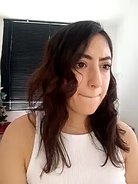 Snapshot of MIYESSI chatting on 01-18-25, 05:37 MIYESSI online show from 01-18-25, 05:37