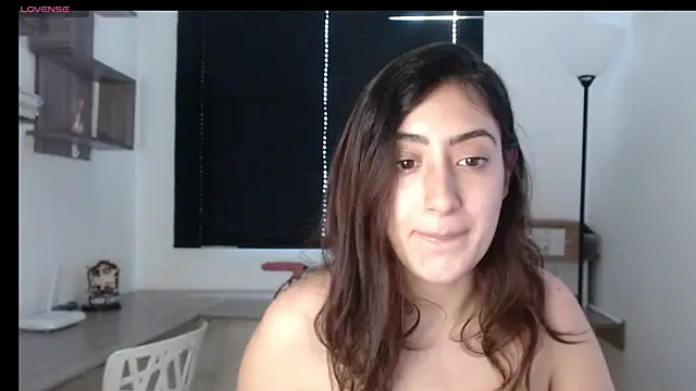 Snapshot of MIYESSI chatting on 02-07-25, 07:27 MIYESSI online show from 02-07-25, 07:27