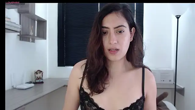 Snapshot of MIYESSI chatting on 02-10-25, 04:04 MIYESSI online show from 02-10-25, 04:04