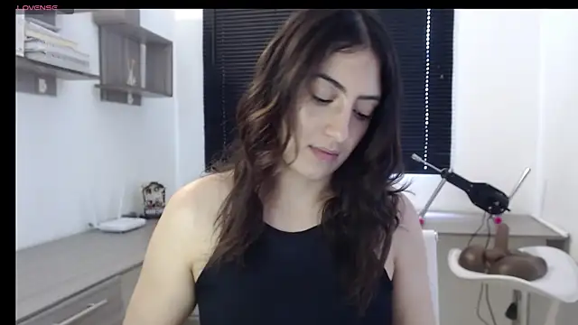 Snapshot of MIYESSI chatting on 02-13-25, 04:50 MIYESSI online show from 02-13-25, 04:50