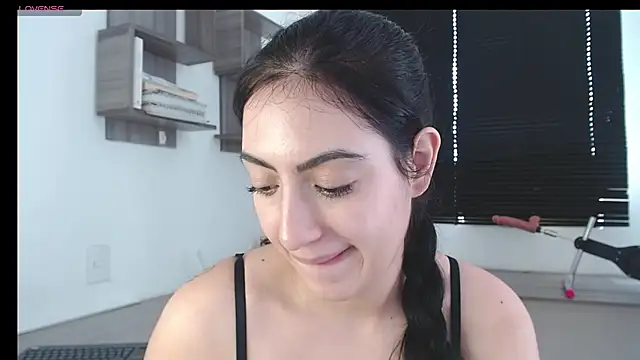 Snapshot of MIYESSI chatting on 02-26-25, 08:11 MIYESSI online show from 02-26-25, 08:11