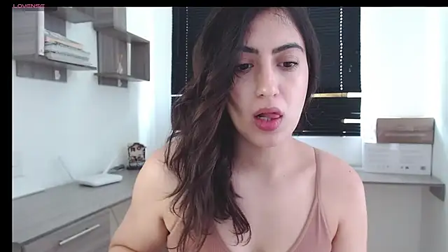 Snapshot of MIYESSI chatting on 03-04-25, 03:26 MIYESSI online show from 03-04-25, 03:26