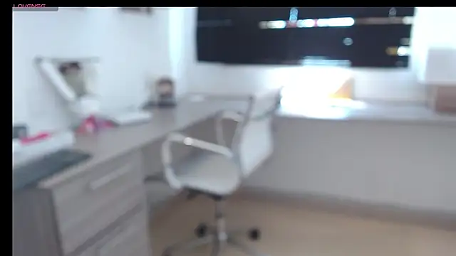 Snapshot of MIYESSI chatting on 03-04-25, 06:29 MIYESSI online show from 03-04-25, 06:29