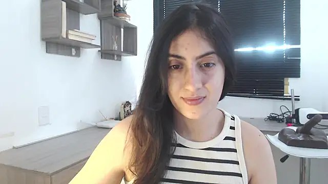 Snapshot of MIYESSI chatting on 09-24-25, 07:50 MIYESSI online show from 09-24-25, 07:50