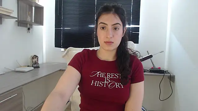 Snapshot of MIYESSI chatting on 10-01-25, 04:24 MIYESSI online show from 10-01-25, 04:24