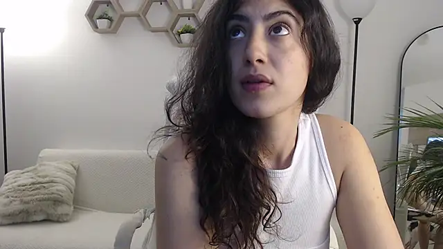 Snapshot of MIYESSI chatting on 12-14-25, 12:49 MIYESSI online show from 12-14-25, 12:49