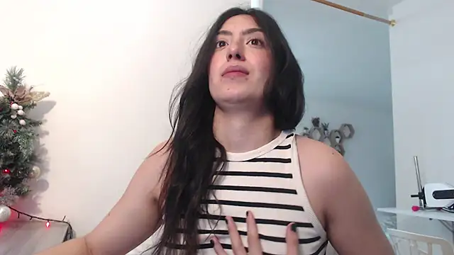 Snapshot of MIYESSI chatting on 01-19-26, 04:22 MIYESSI online show from 01-19-26, 04:22