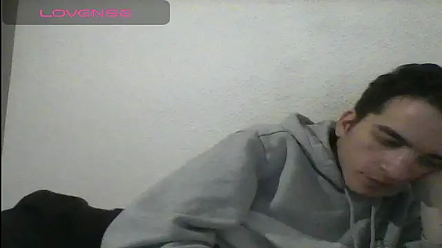 Snapshot of Tombgy07 chatting on 01-06-25, 07:56 Tombgy07 online show from 01-06-25, 07:56