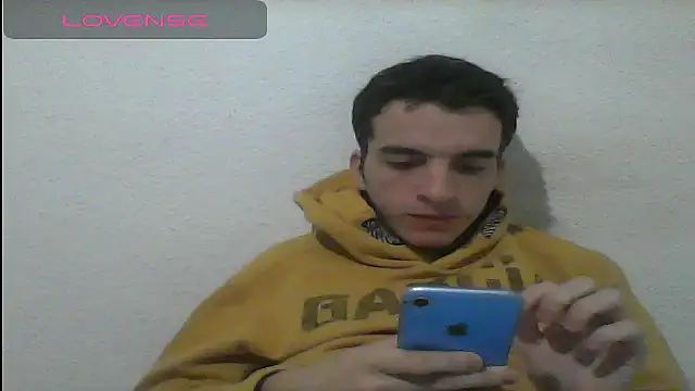 Snapshot of Tombgy07 chatting on 01-12-25, 08:47 Tombgy07 online show from 01-12-25, 08:47