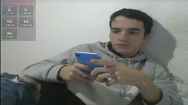 Snapshot of Tombgy07 chatting on 01-17-25, 08:44 Tombgy07 online show from 01-17-25, 08:44