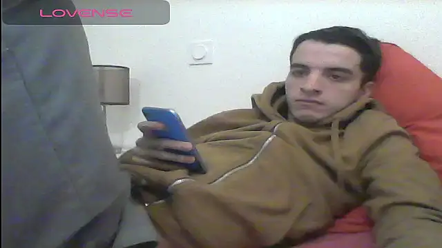 Snapshot of Tombgy07 chatting on 02-22-25, 08:20 Tombgy07 online show from 02-22-25, 08:20