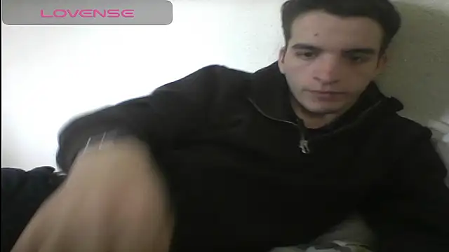 Snapshot of Tombgy07 chatting on 03-08-25, 02:51 Tombgy07 online show from 03-08-25, 02:51