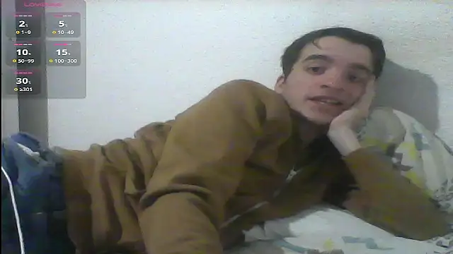 Snapshot of Tombgy07 chatting on 03-18-25, 08:26 Tombgy07 online show from 03-18-25, 08:26