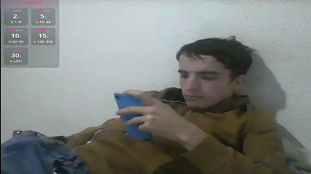 Snapshot of Tombgy07 chatting on 03-19-25, 08:32 Tombgy07 online show from 03-19-25, 08:32