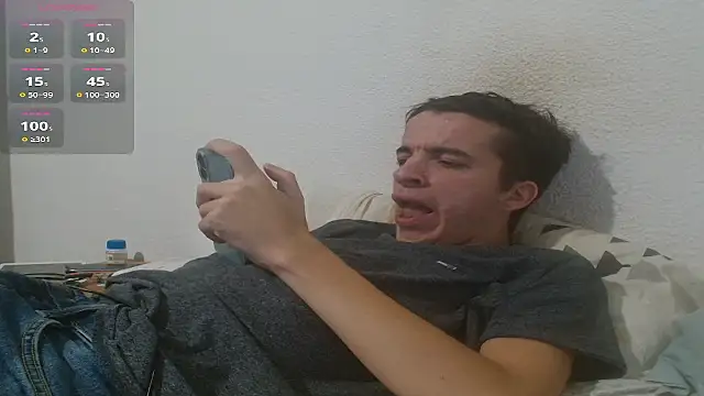 Snapshot of Tombgy07 chatting on 09-30-25, 07:41 Tombgy07 online show from 09-30-25, 07:41