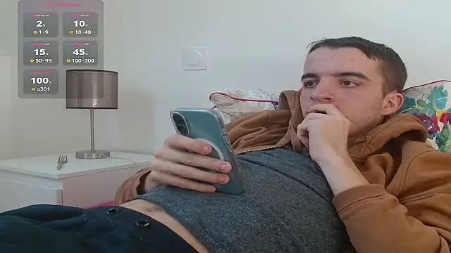 Snapshot of Tombgy07 chatting on 11-19-25, 02:06 Tombgy07 online show from 11-19-25, 02:06